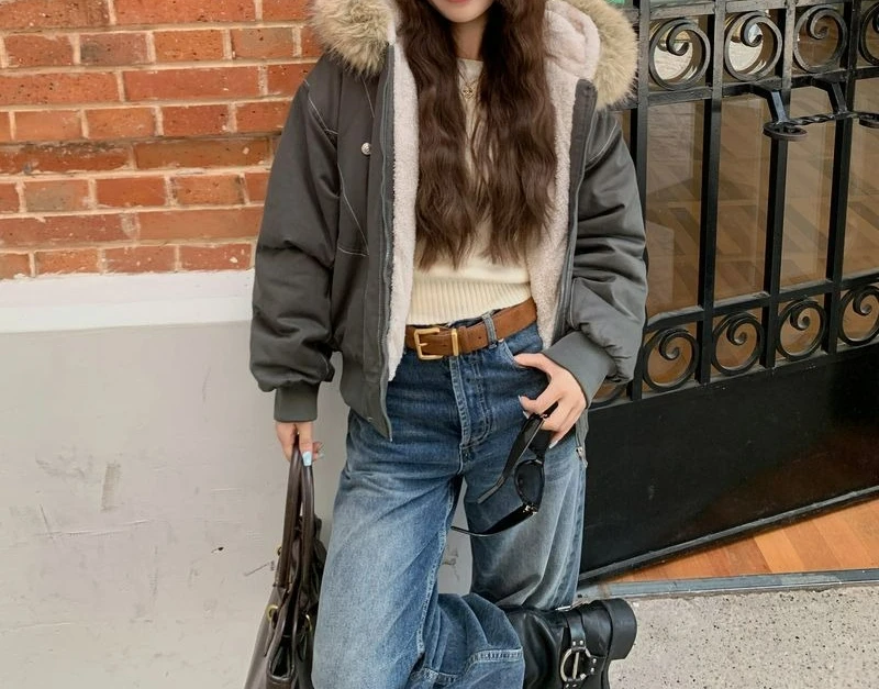 2025 Vintage Fur Collar Jacket Women's Winter Thick Hooded Design Sense Short Cotton Jacket