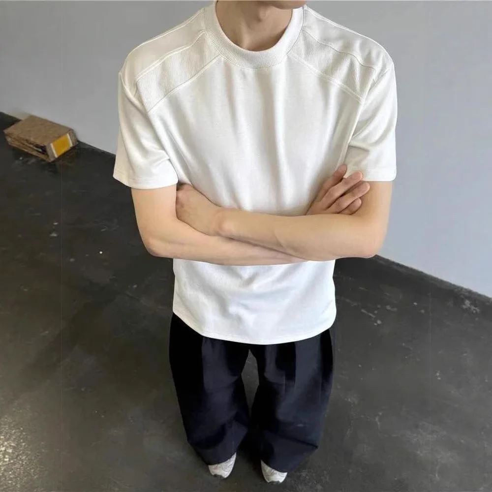 

2025 Summer New Men's Short Sleeved T-shirt with Shoulder Width Design, High-end Feeling, Simple and Loose Half Sleeved Top