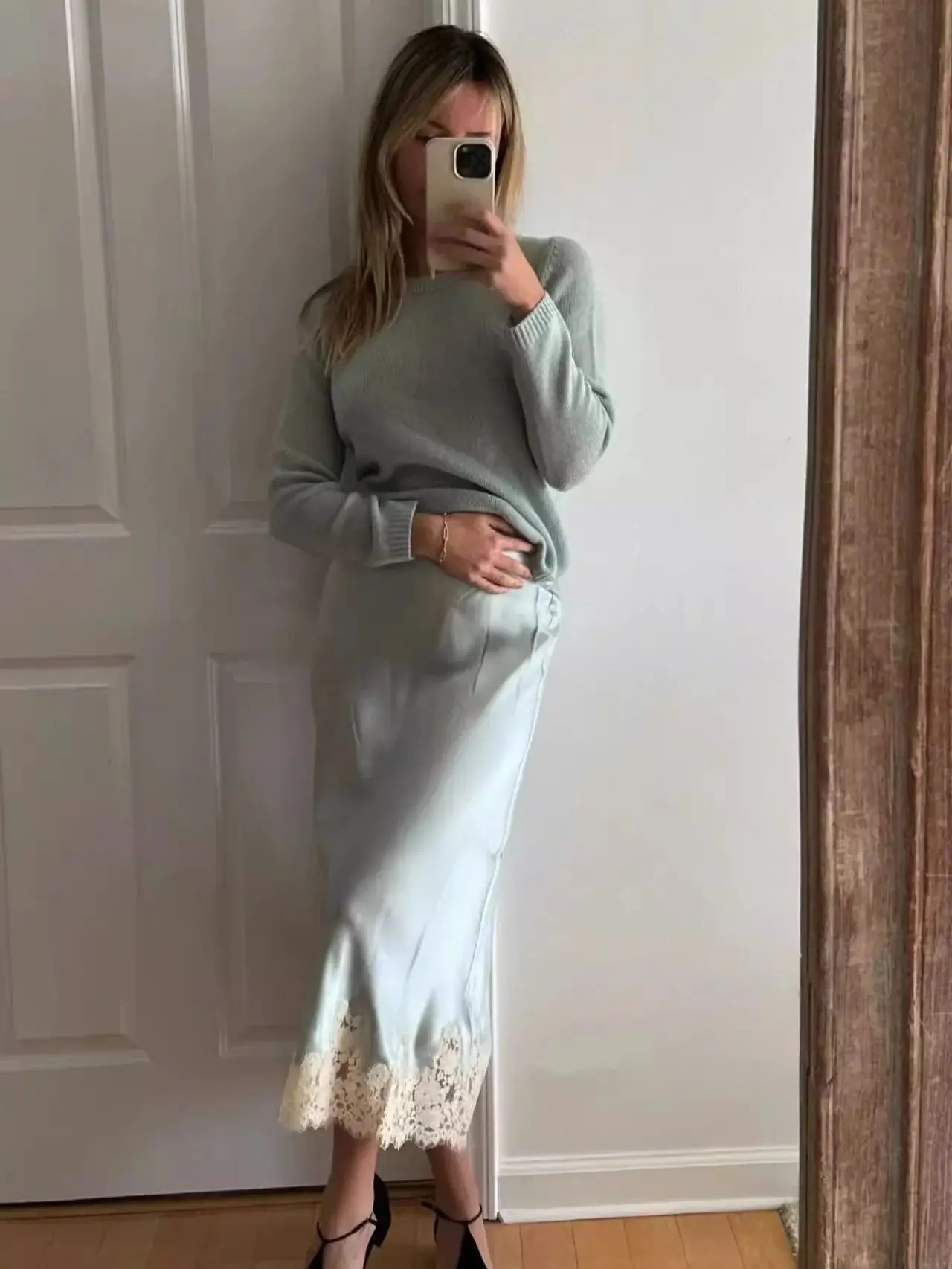 Falda midi azul elegante recta con cintura elástica Jupe de seda 100% con bordado de encaje para mujer