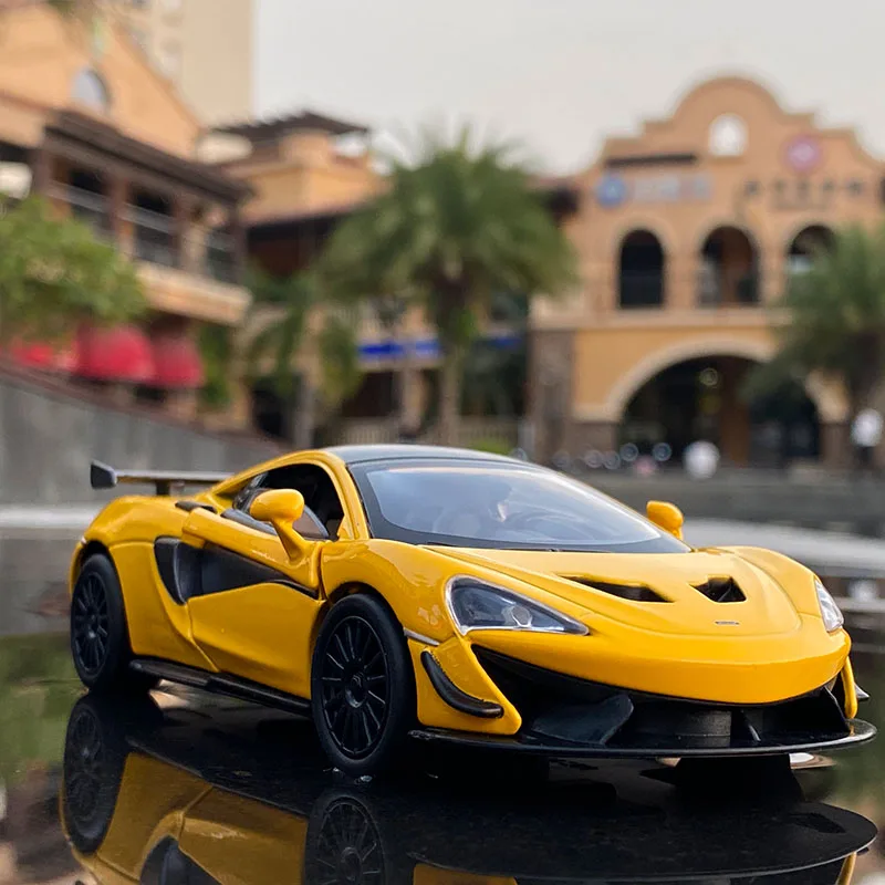 1:32 McLaren 570S Alloy Sports Car Model Diecasts Metal Toy Vehicles Car Model Simulation Sound Light Collection Toys Gift