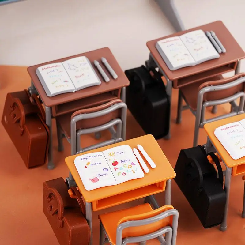 مجموعة مصغرة من طاولة مدرسية وسبورة وكرسي وحقيبة مدرسية لتزيين أثاث غرفة مدرسة الدمى، إكسسوارات لغرفة مدرسة الدمى