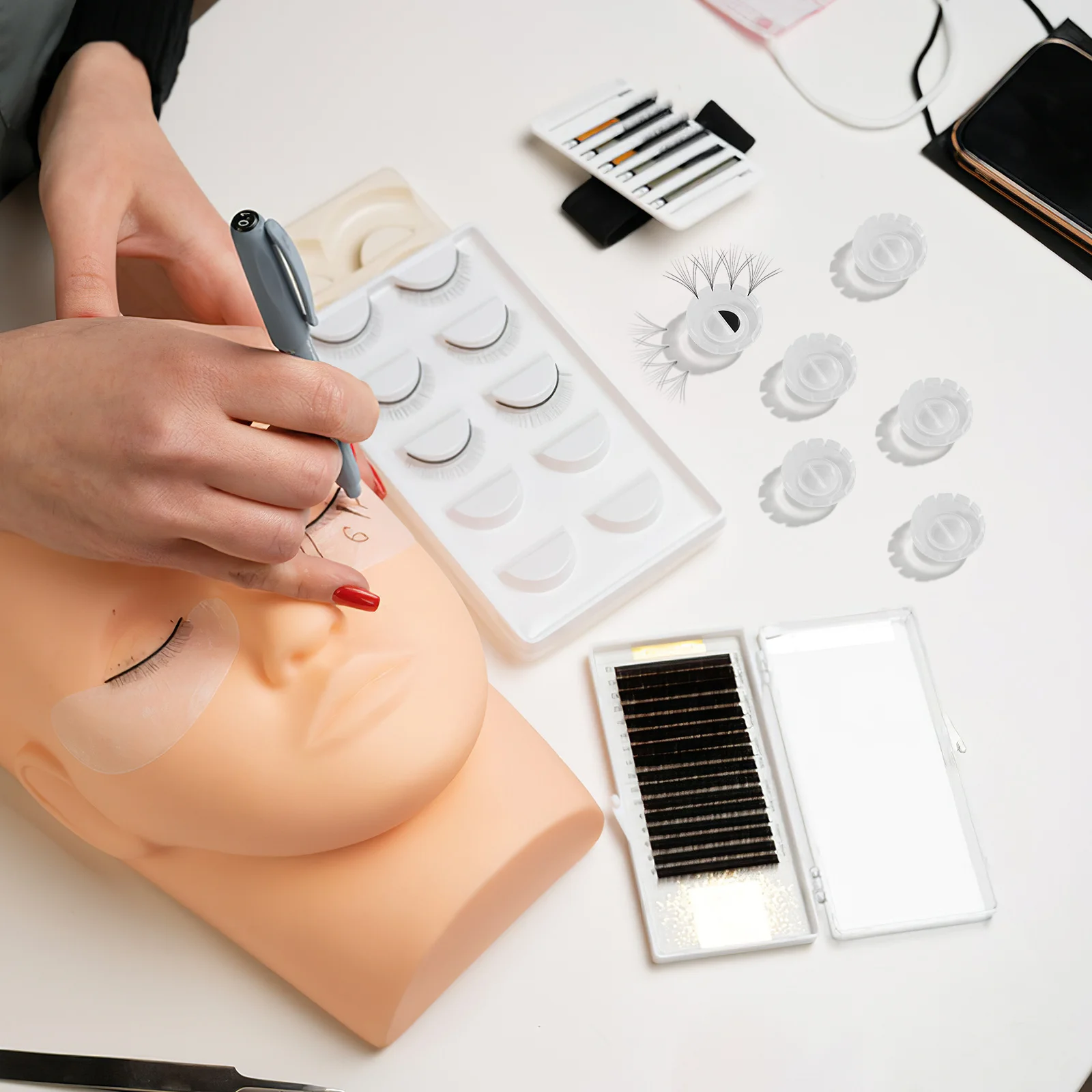 

100Pcs Grafting Eyelash Cup Durable Waterproof Reusable Easy Professional Home Use Blossom Extension Supplies