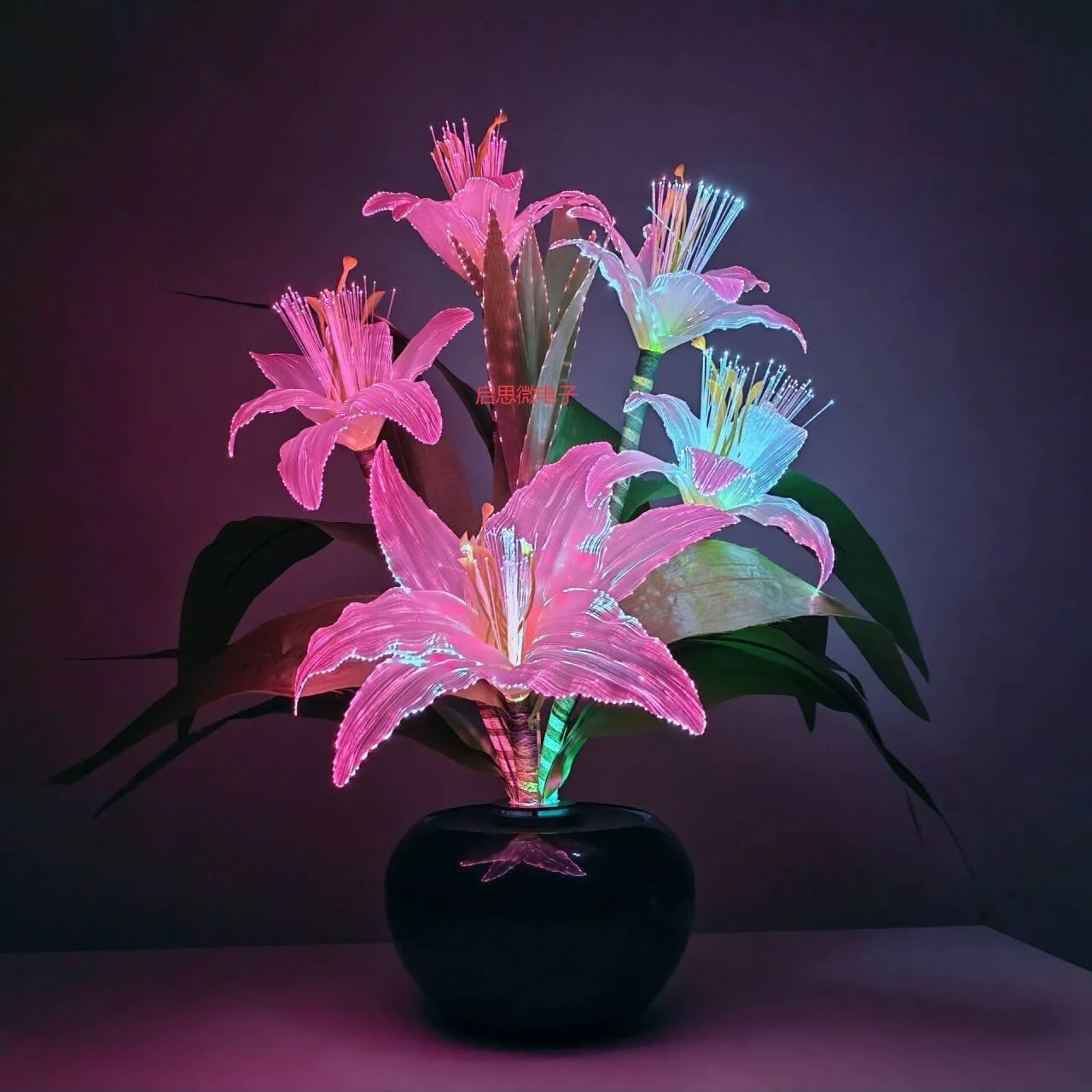 Kleurrijke verandering 5-kops kunstmatige lelie bloemen lamp Europese nep bloemboeket bruiloft thuis feestdecoratie bloemen licht