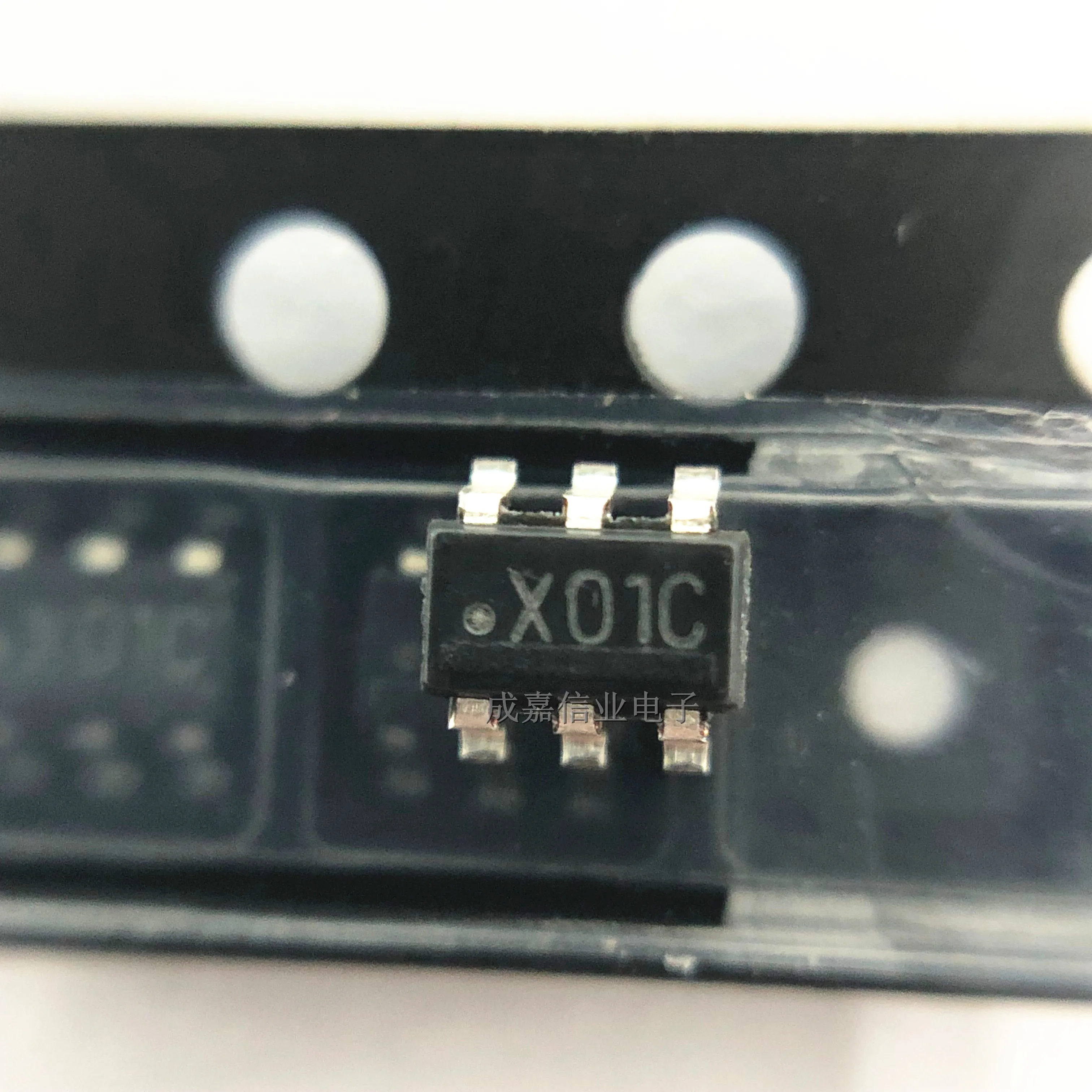 10pcs/Lot ADC121S101CIMFX SOT-23-6 MARKING;X01C Analog to Digital Converters - ADC Single Channel, 0.5 to 1 Msps, 12-Bit A/D