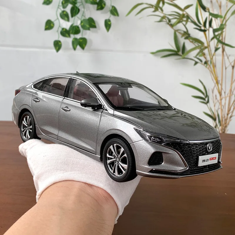 EADO PLUS-Changan Automobile Simulation Alloy Car Model Gift, Adult Desktop Decoration, 1: 18, 2020