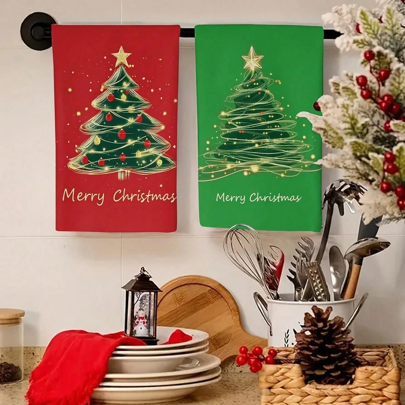 2-Piece Red & Green Christmas Hand Towels 2