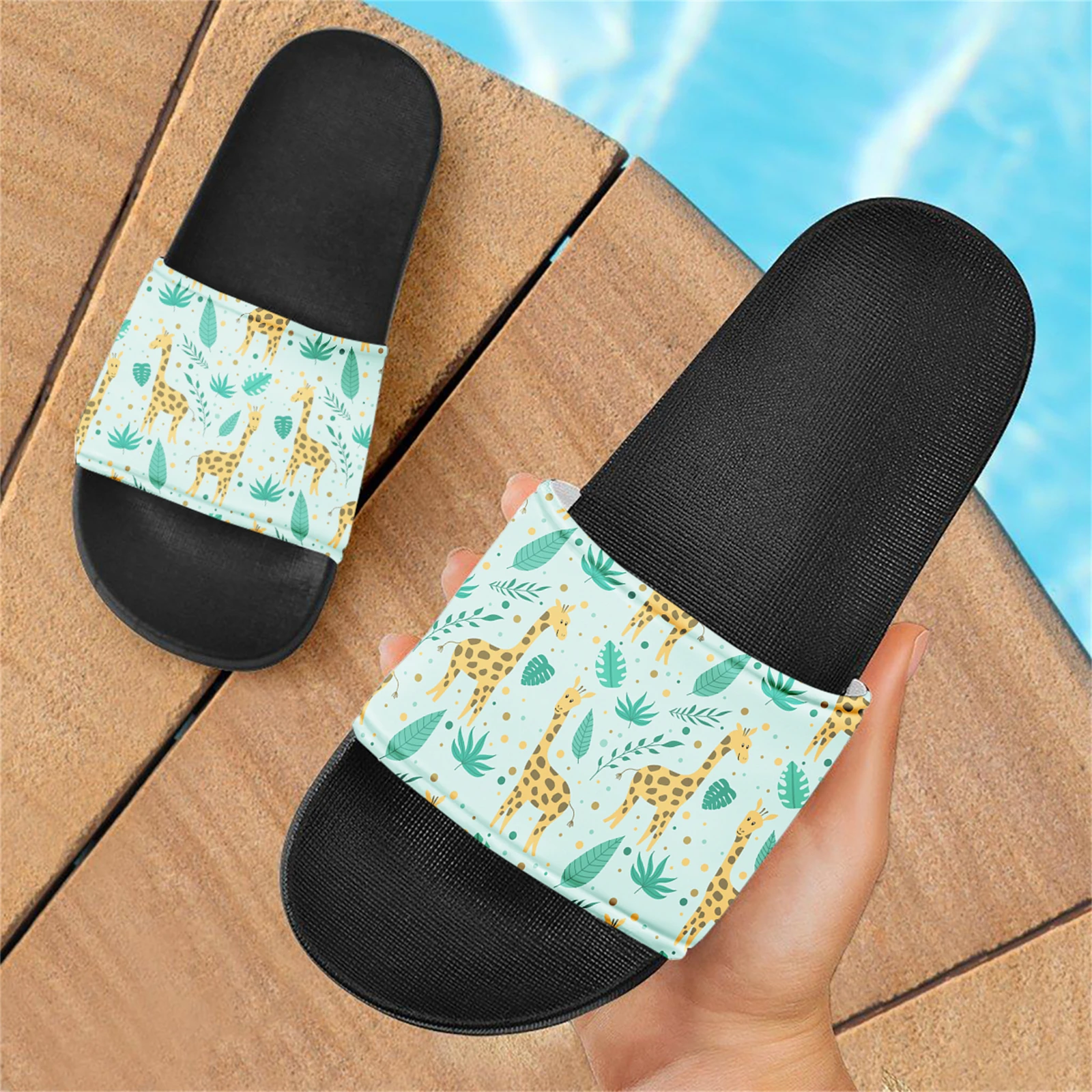 Breathable Lightweight Sandals Female Cartoon Giraffe Designer Summer Non-slip Slippers For Indoor Outdoor Swimming Beach Travel