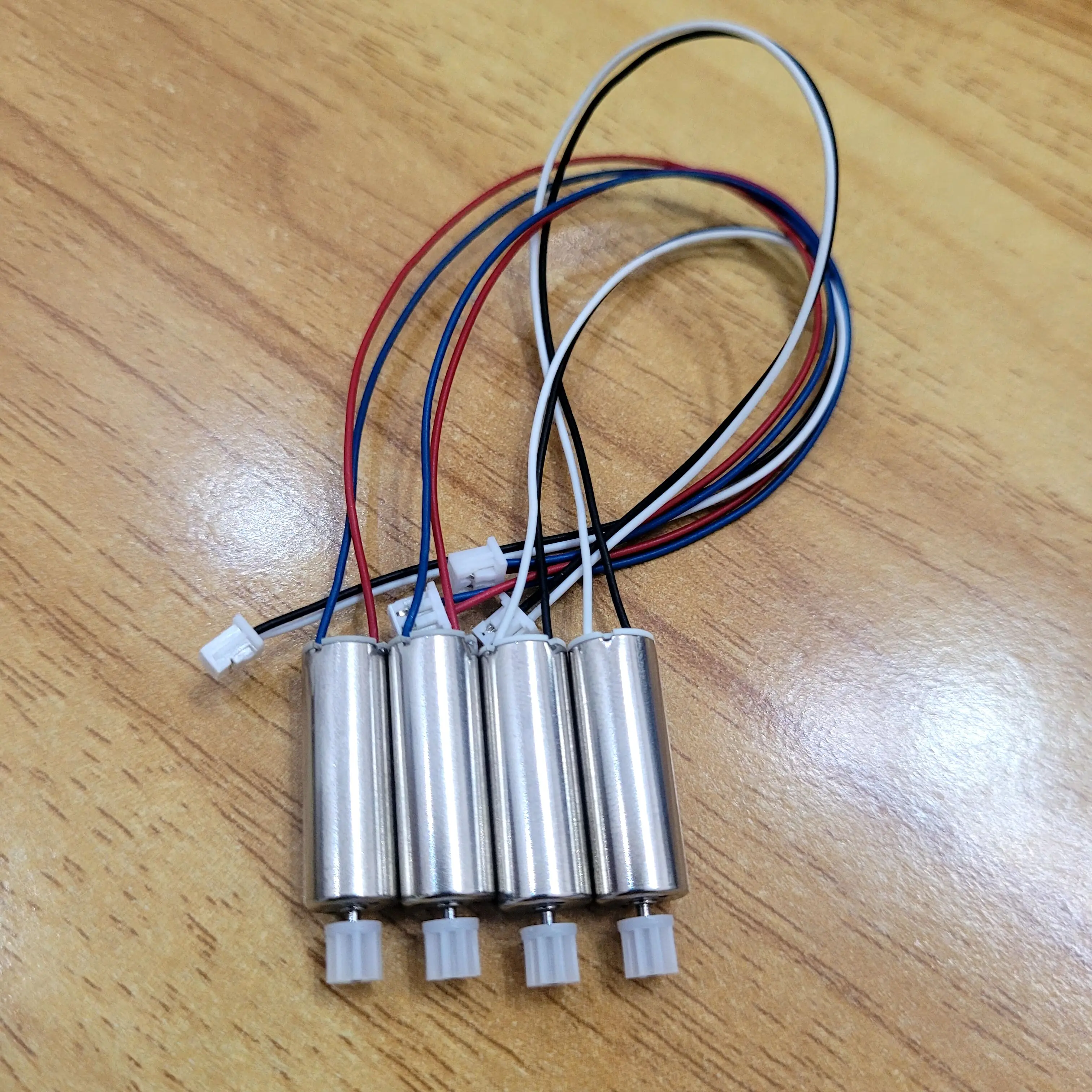 

4PCS Motor Engine with 8T Small Gear 7x20mm Motors for New Drone E58 RC Quadcopter CW CCW Motor Accessory