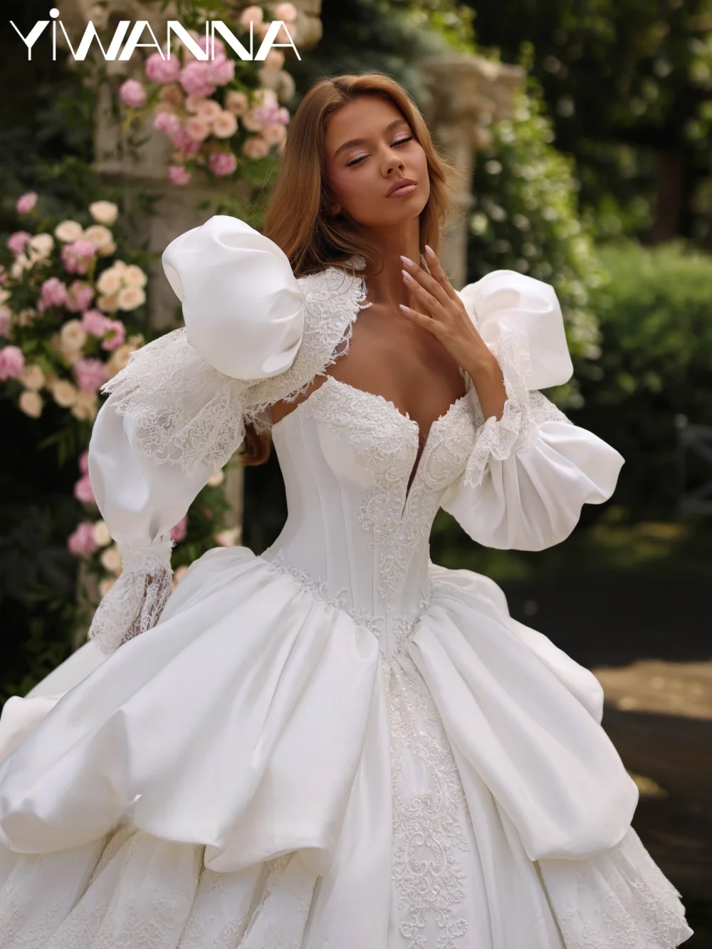 

Tiered Satin Beaded Appliques Wedding Dress Glamorous Detachable Sleeve Long Bridal Gown Customized Elegant Dresses For Bride