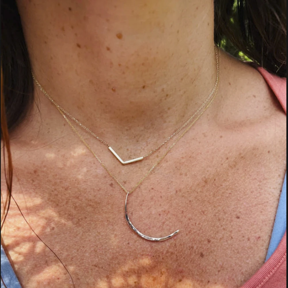 

Necklaces 14K Gold Filled Hammered Gold Moon Choker Handmade Pendant Boho Collars Jewelry for Women Party Birthday Daily Gifts