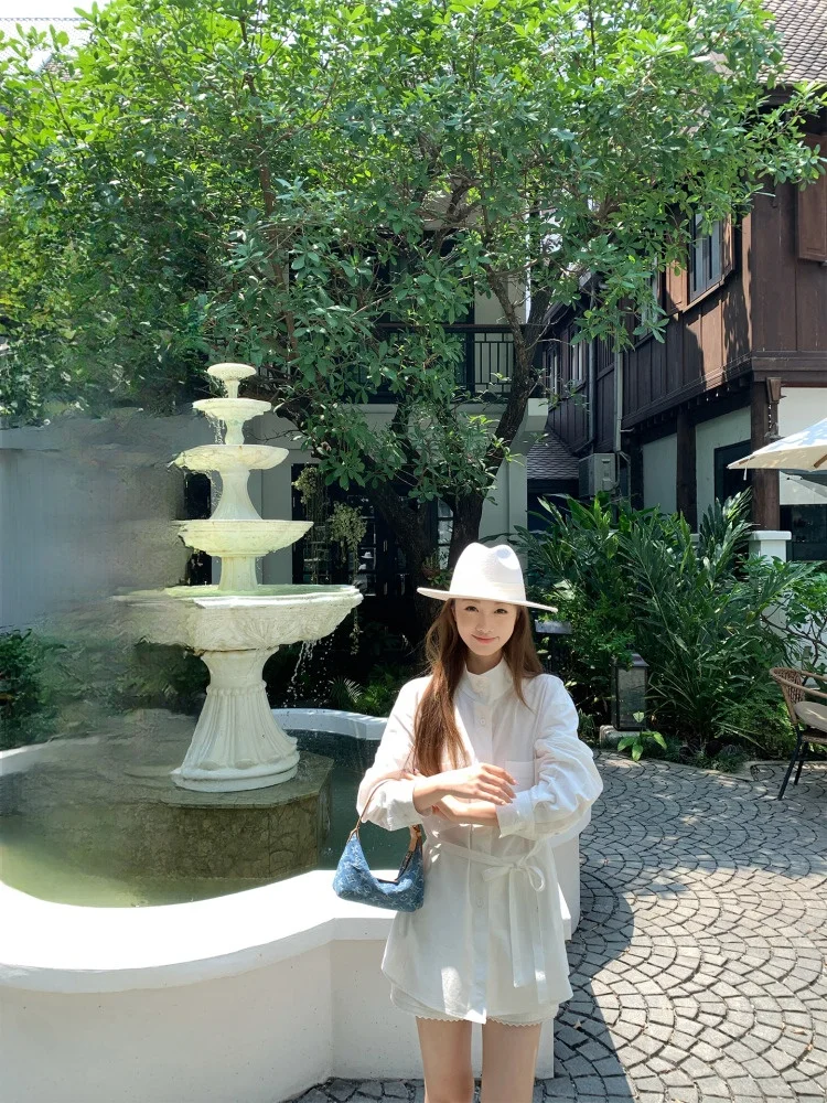 

Комплект из рубашки с воротником-стойкой и завязками на талии, а также шорт с рюшами Bankelili Chestnut a Oxygen Plan, женский, модный, весенний, из хлопка