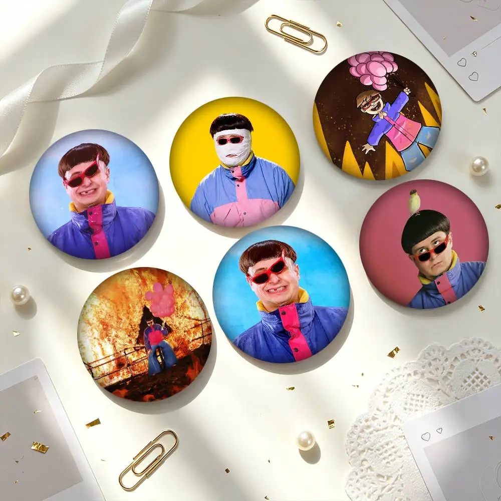 O-Oliver Tree P-Pop Singer  25 32 44 58 75mm Badges Personalized Round Brooches Pins Accessory Gift