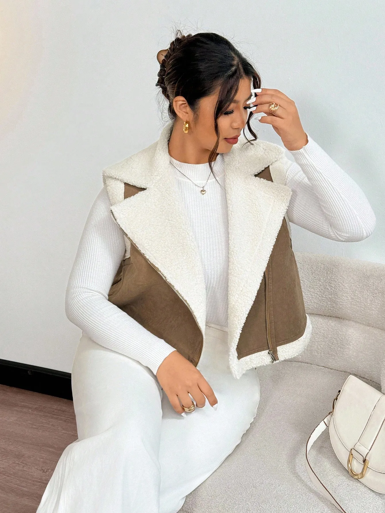 

Women's Brown & Cream Contrast Teddy Fleece Sleeveless Zip-Up Jacket, Loose Fit for Autumn Winter