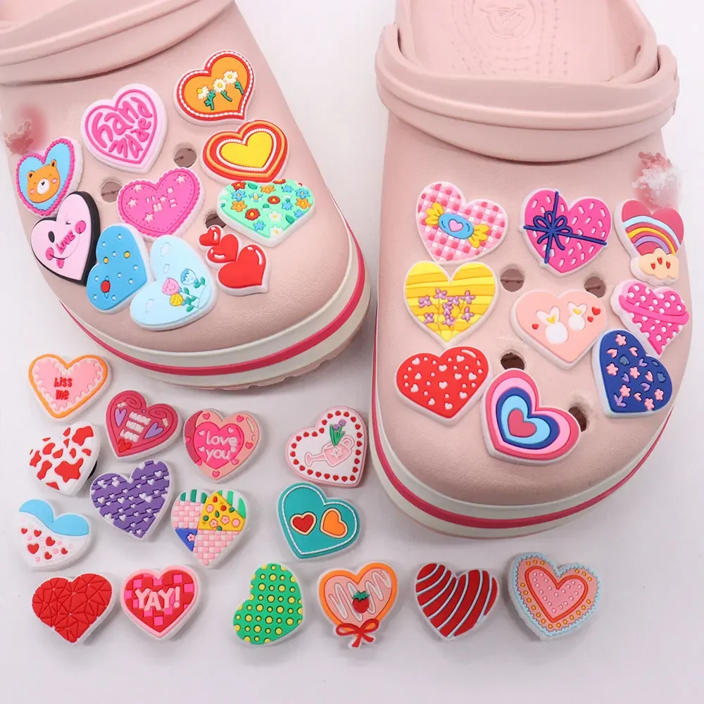 Gute Qualität 1 stücke PVC Schuh Charms rosa runden Punkt niedlichen Liebe Herz PVC Zubehör Sandalen Ornamente für Kinder DIY Geschenk