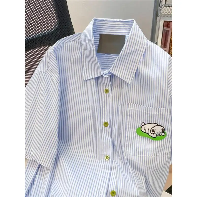 

Свободная полосатая рубашка унисекс для мужчин и женщин, весенне-летний стиль, дышащая, влагоотводящая, с коротким рукавом, на пуговицах, модная, повседневная, S...