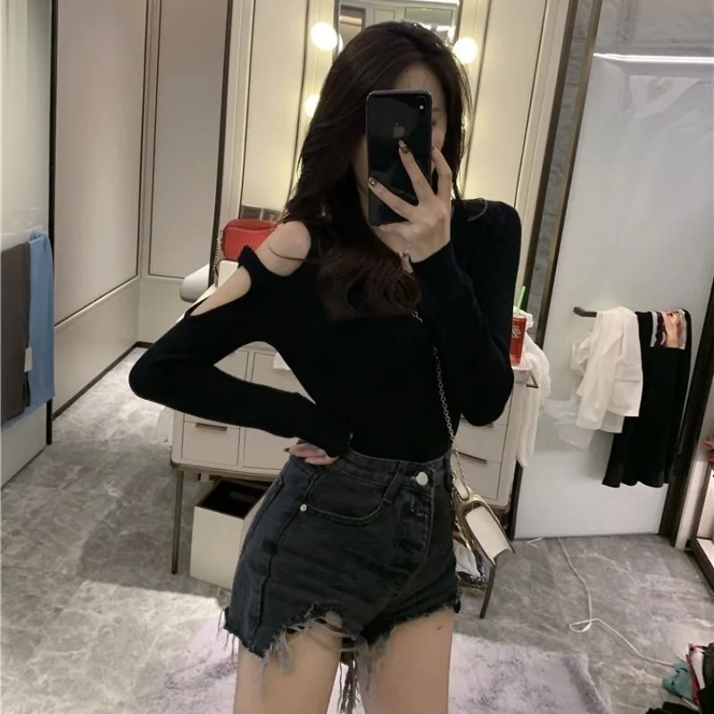 Tshirt Sexy Woman T-shirt Black Clothing Skinny Top for Women Off Shoulder 2024 Fitted Tee Luxury High Quality Korean Fashion O