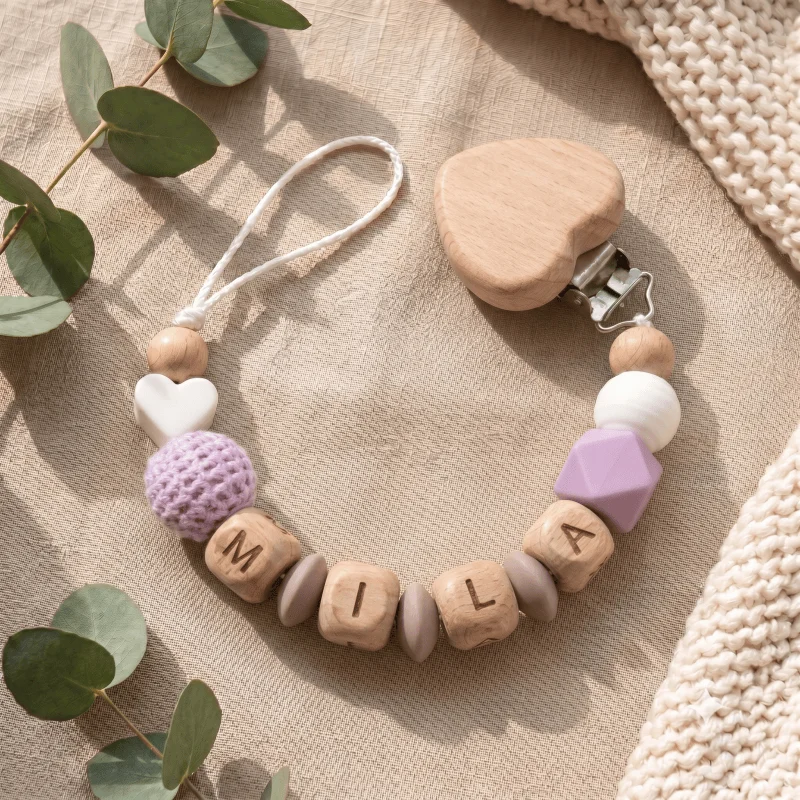 2026 Gepersonaliseerde Baby Fopspeen Clip Aangepaste Naam Houten Dummy Ketting Siliconen Bijtringhouder BPA Gratis Kraamcadeau