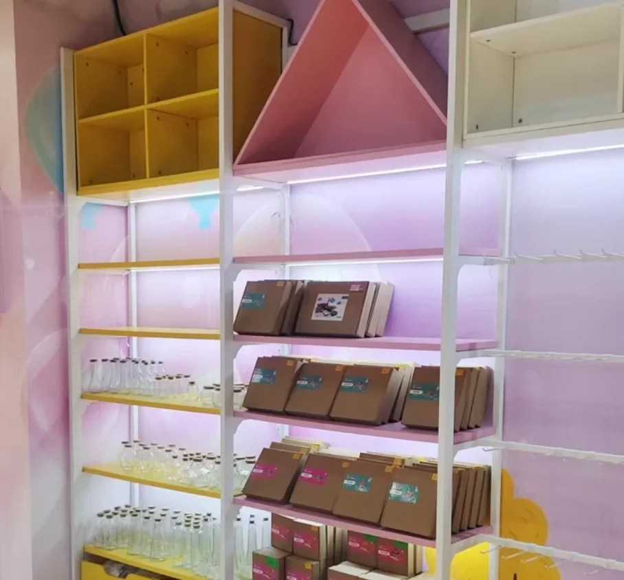 a forCustomizable Pet Store Cat Dog Food Snack Display Cabinet Children's Toys Island Shelf