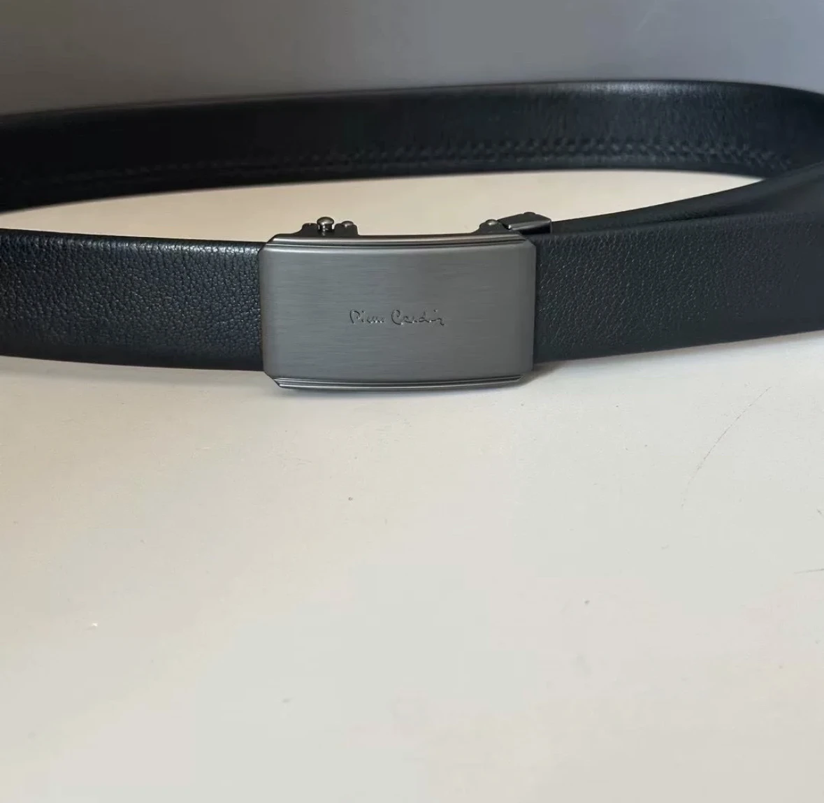 メンズビジネスフォーマルベルト自動バックルトップレイヤー牛革耐久性があり割れにくいユース向け滑らかな表面合金バックル