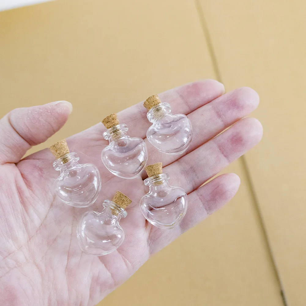 10Pcs 2ml Small Clear Glass Ornaments Heart Shaped Bottles with Cork Mini Vitreous Crafts Perfume Wishing Travel Sub Vials