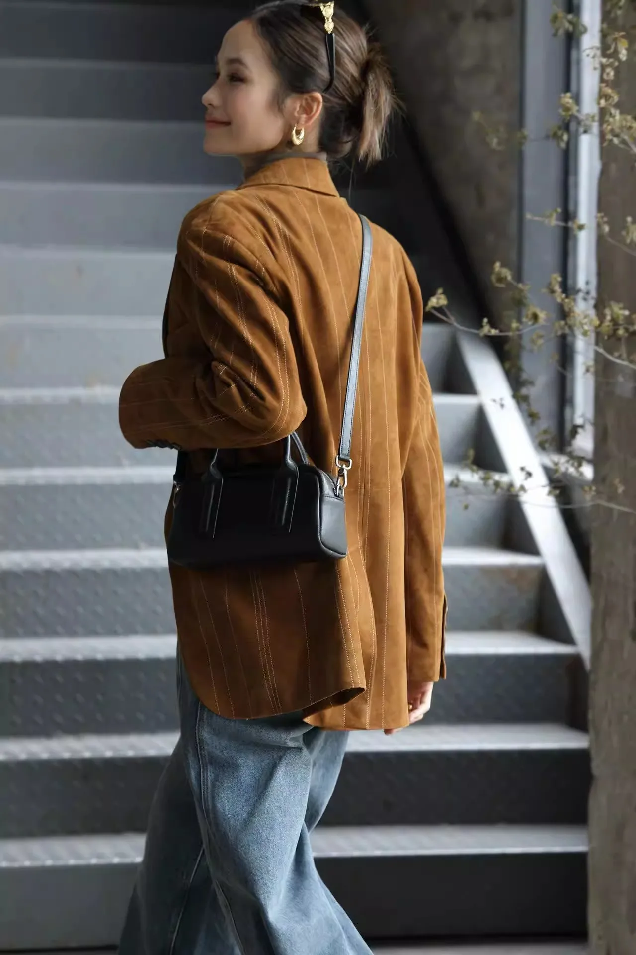 

Vegetable-Tanned Leather Women's Bag 2026 New Model Horizontal Version Solid Color Boston Bag Niche Single Shoulder Crossbody Bowling Bag