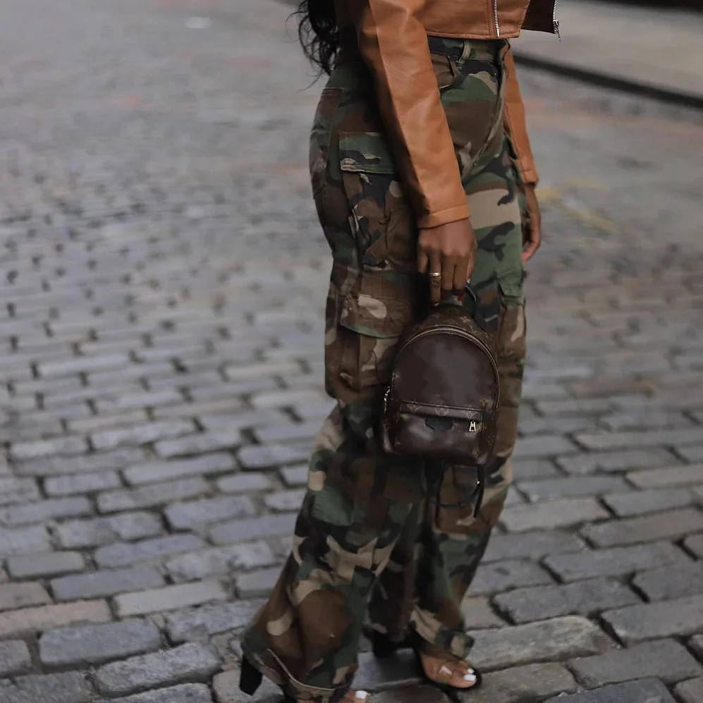 Women Mult Pockets Camouflage Print Wide Leg Jogger Pants 2025 Streetwear Cargo Active Hip Hop Straight Trousers