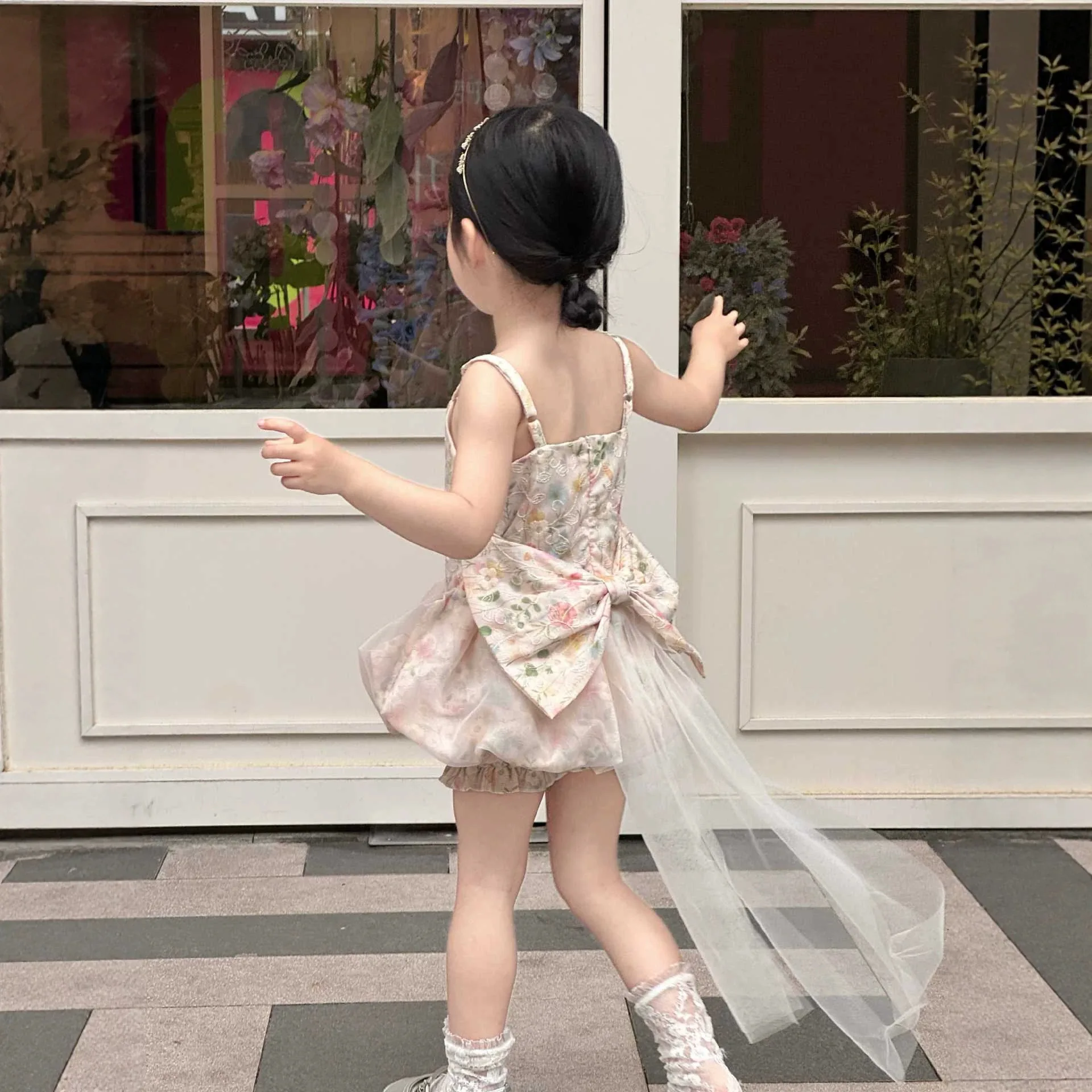 2026 Summer New Childrens Clothing Girls Floral Bow Princess Mesh Train Sweet Fashion Dress with Flower Bud Shorts Versatile Set