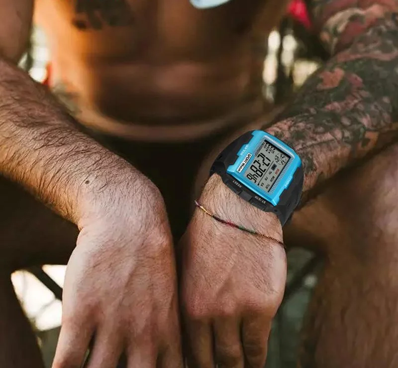 CE47 นาฬิกาผู้ชายย้อนยุคพร้อมจอแสดงผลขนาดใหญ่ นาฬิกาอิเล็กทรอนิกส์กันน้ําไฟกลางคืน นาฬิกาสปอร์ตกลางแจ้ง นาฬิกาสําหรับผู้ชาย