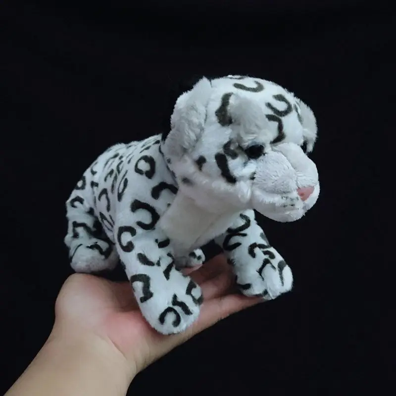 L24cm Mainan Mewah Macan Tutul Salju Simulasi Macan Tutul Rumput Daun Teratai Macan Tutul Boneka Macan Tutul Mugwort Ultra-lembut Hadiah Ulang Tahun Anak Perempuan