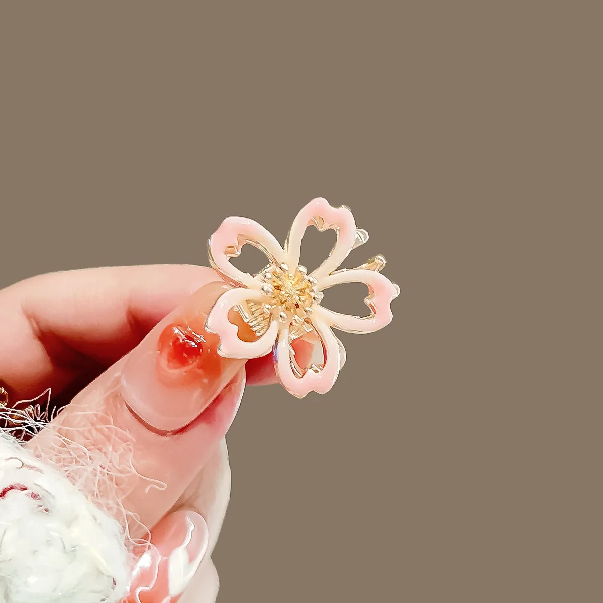 Spring Summer Cute Hair Clip for Women Girls Sweet Sakura Mini Hairpin Top and Side Hair Accessory