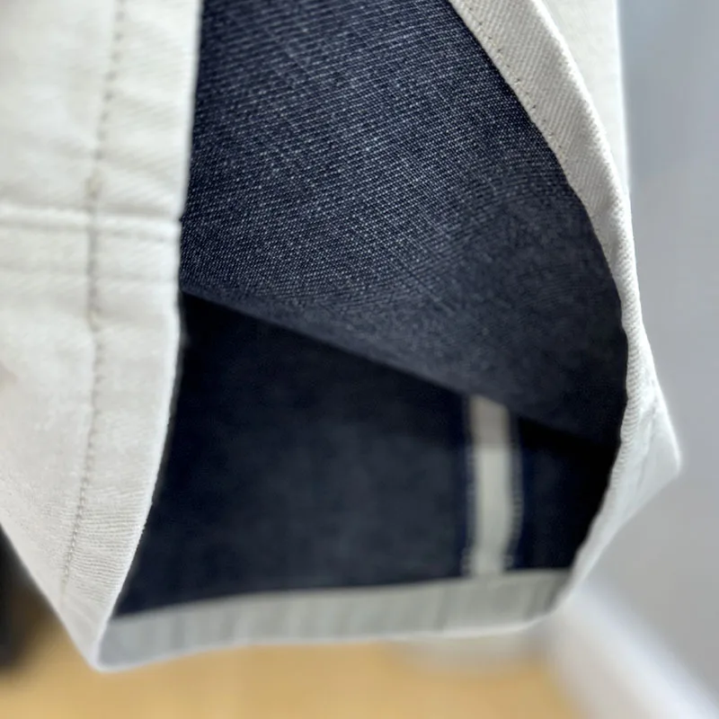 I nuovi jeans lavati casual a gamba larga dimagranti a vita medio-alta alla moda della primavera del 2025 per le donne