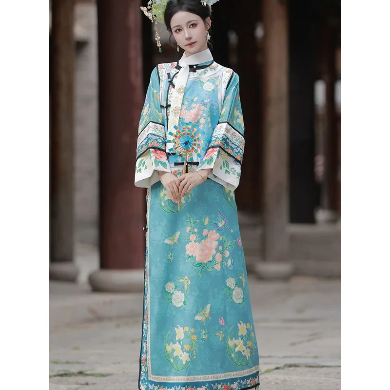 

Qing Dynasty flag attire, Hanfu women, Qing princess costumes, Gegefu costumes, ancient costumes, and small palace costumes