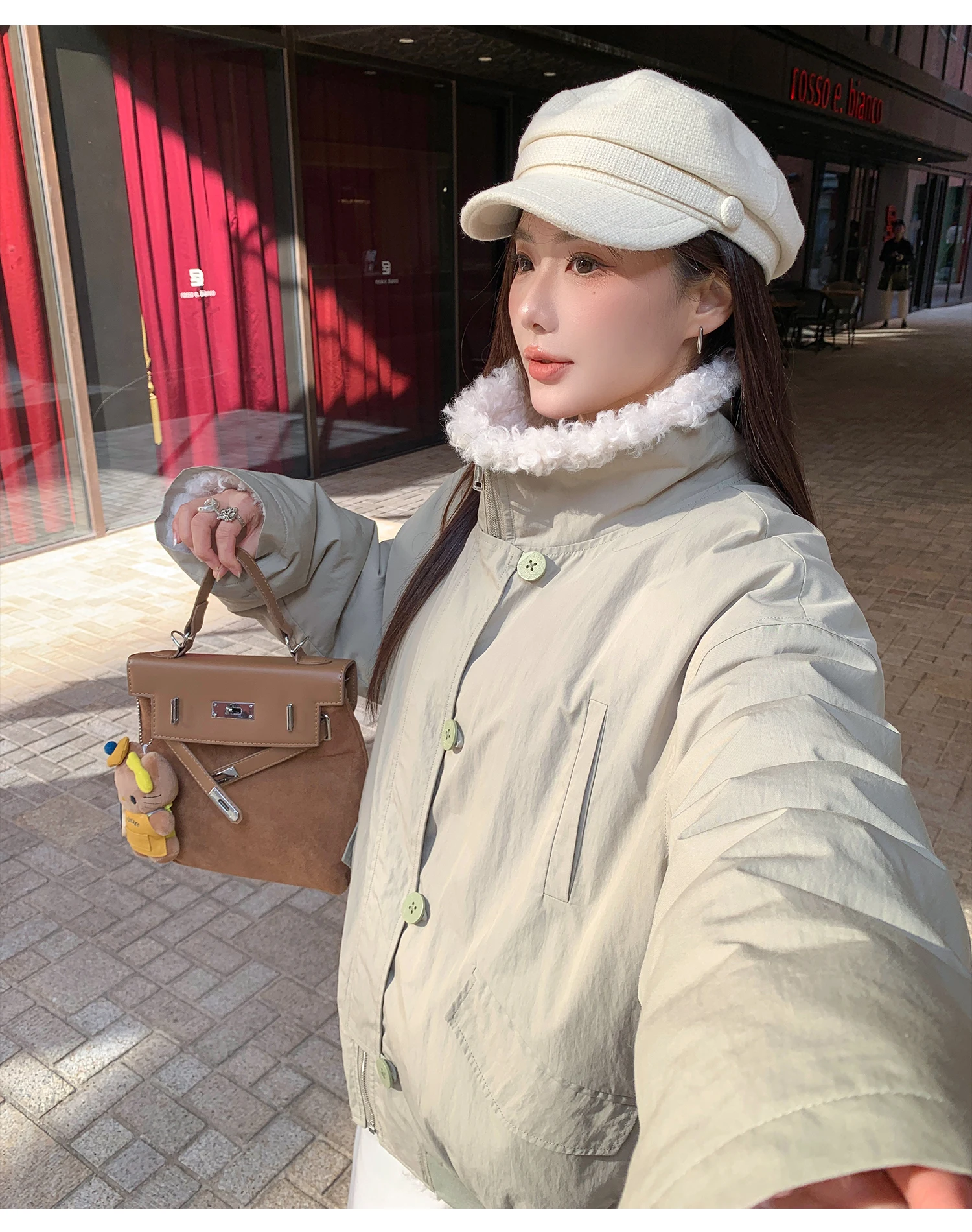 The workwear is extremely good-looking. It overcomes the eco-friendly fur coat and women's winter fur all-in-one coat
