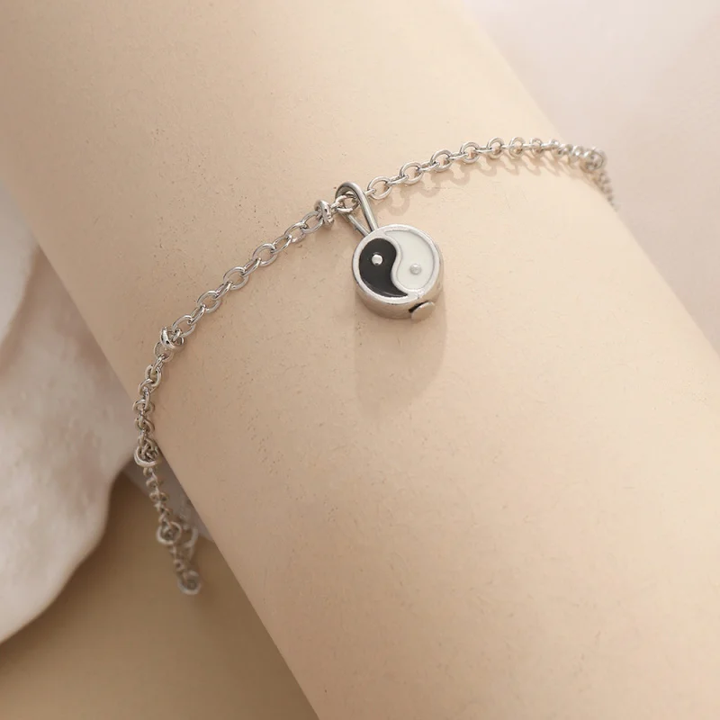 1pc Minimalist Metal Yin Yang Anklet – A Modern Take on the Ancient Bagua Symbol for a Grounded, Personal Statement.
