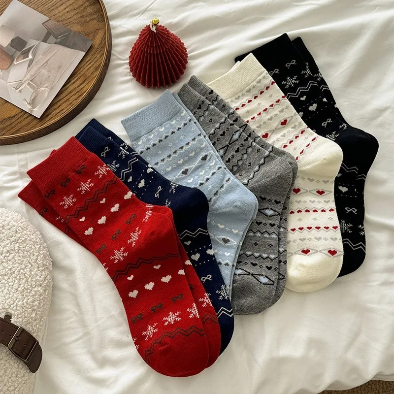 Woman Middle Tube Cotton Winter and Spring Stockings Cute INS Style Christmas Socks Fell Island Love Heart Stockings