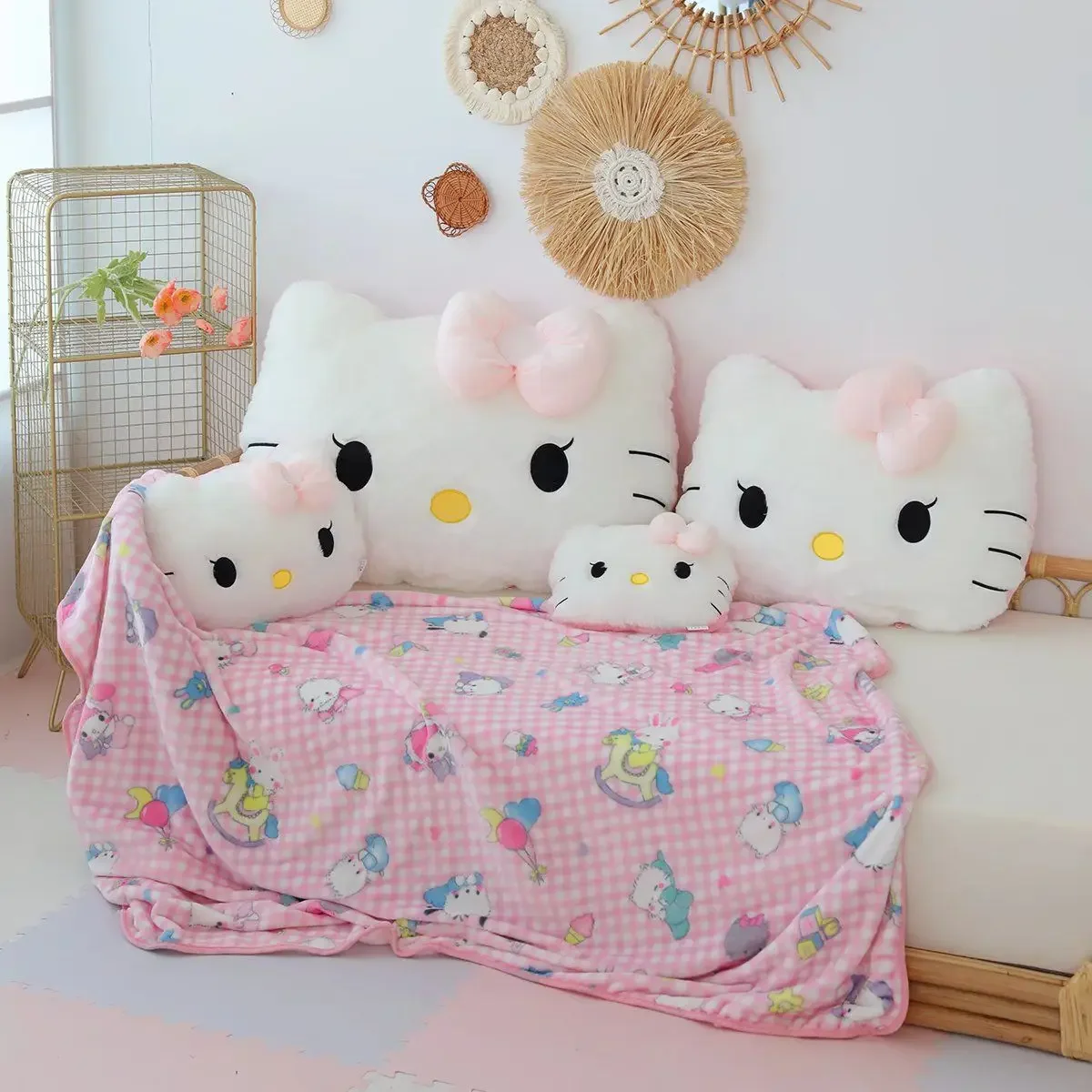 Kt Hello Kitty Pluszowe zabawki Anime Kawaii Hello Kitty Kt Cat Wypchane pluszowe lalki Sofa Łóżko Miękka poduszka Prezent świąteczny dla dziecka Dziewczynka