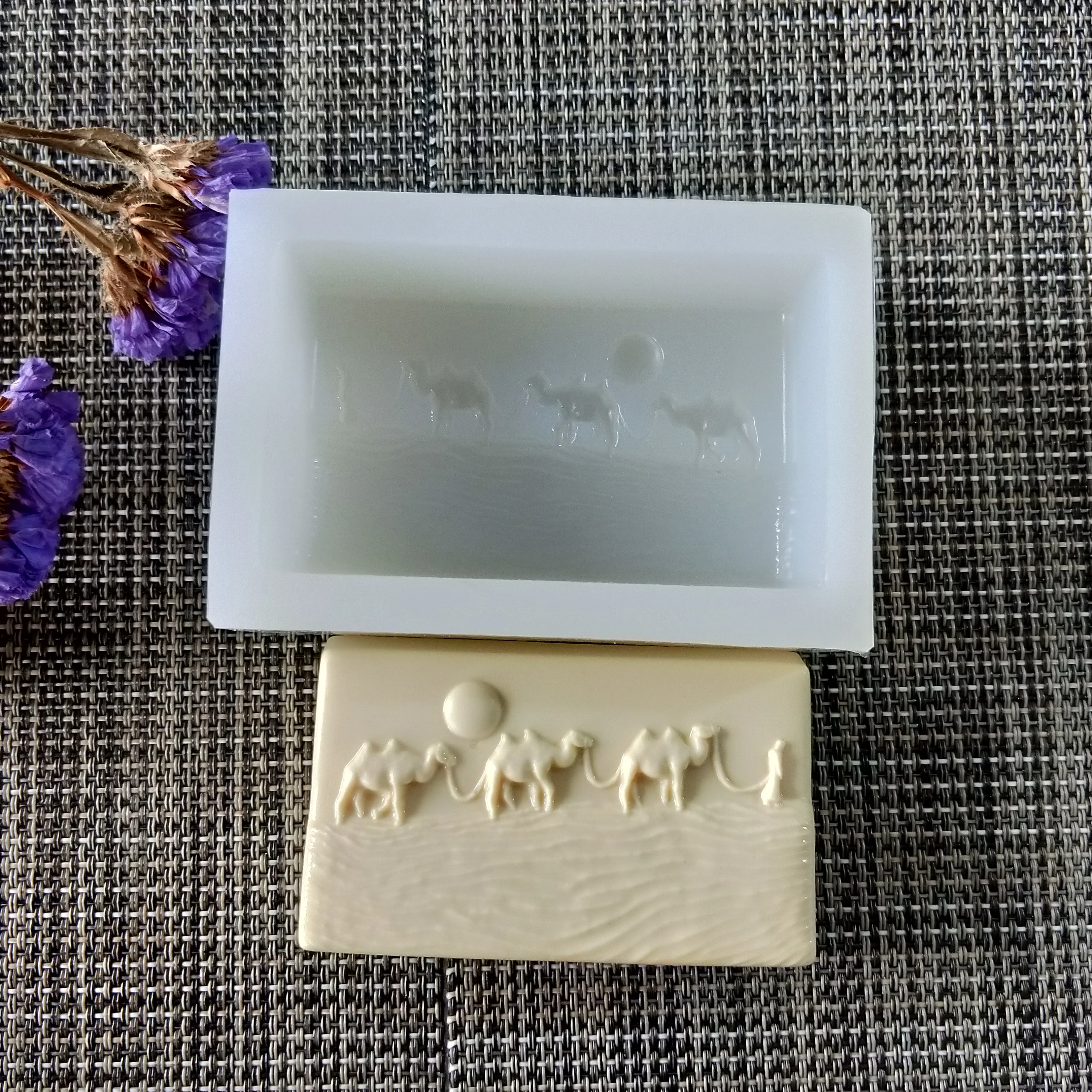 DW0140 PRZY Mold Silicone Soap Mould Animals Three Camels Handmade Soap Making Molds Candle Mold Silicone Resin Clay Mold