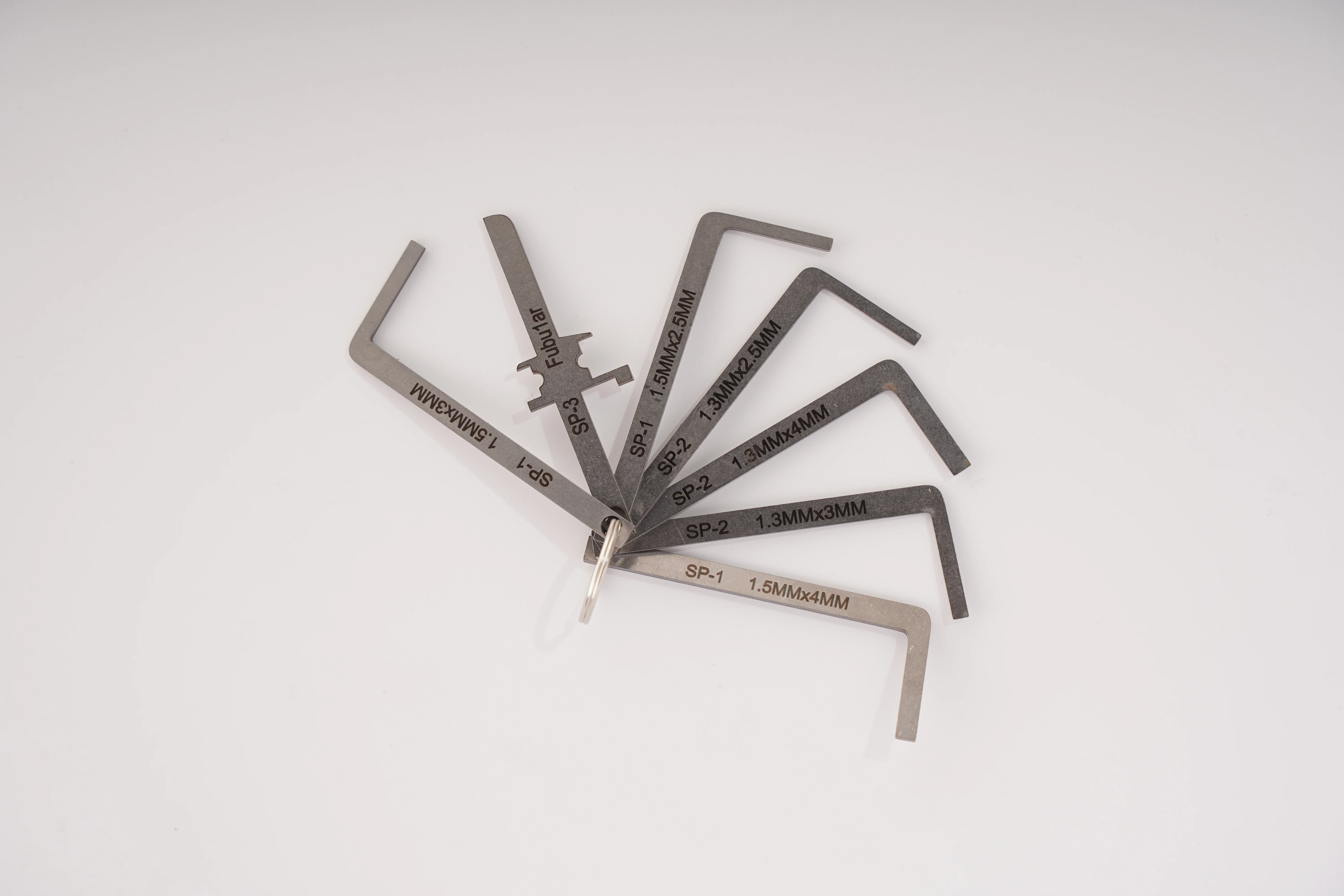 14 في 1 فتاحة مفاتيح رئيسية من الفولاذ المقاوم للصدأ أدوات الأقفال EDC