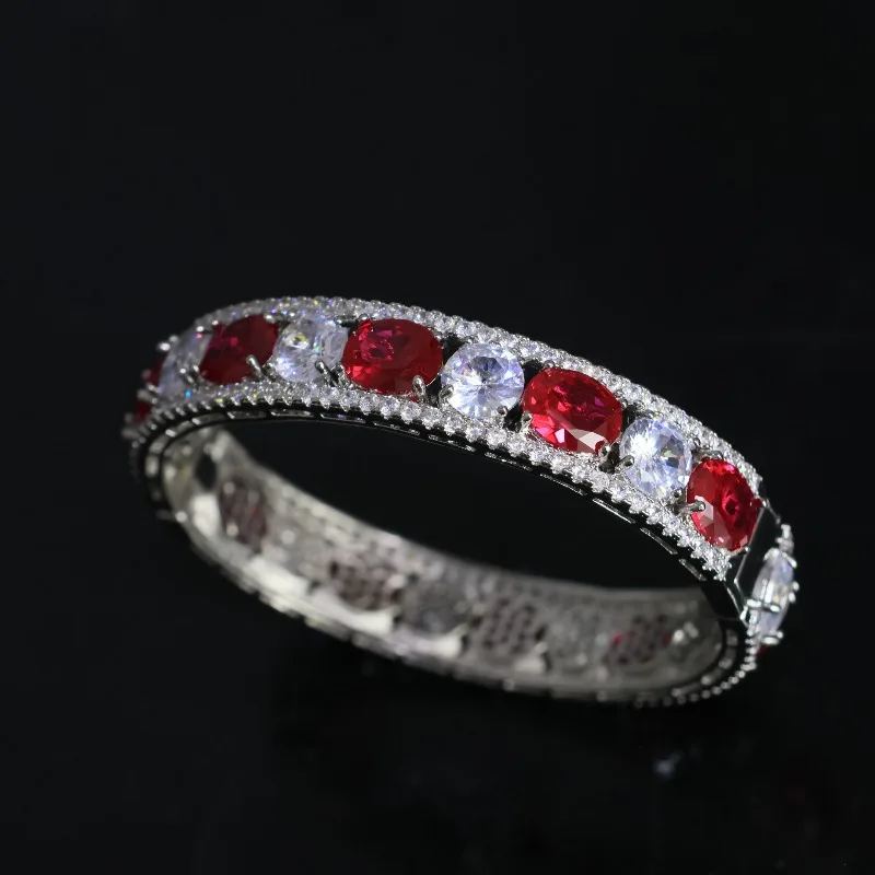 Exquisite Fashion Temperament Bracelet, Red and White Light Luxury Daily Jewelry