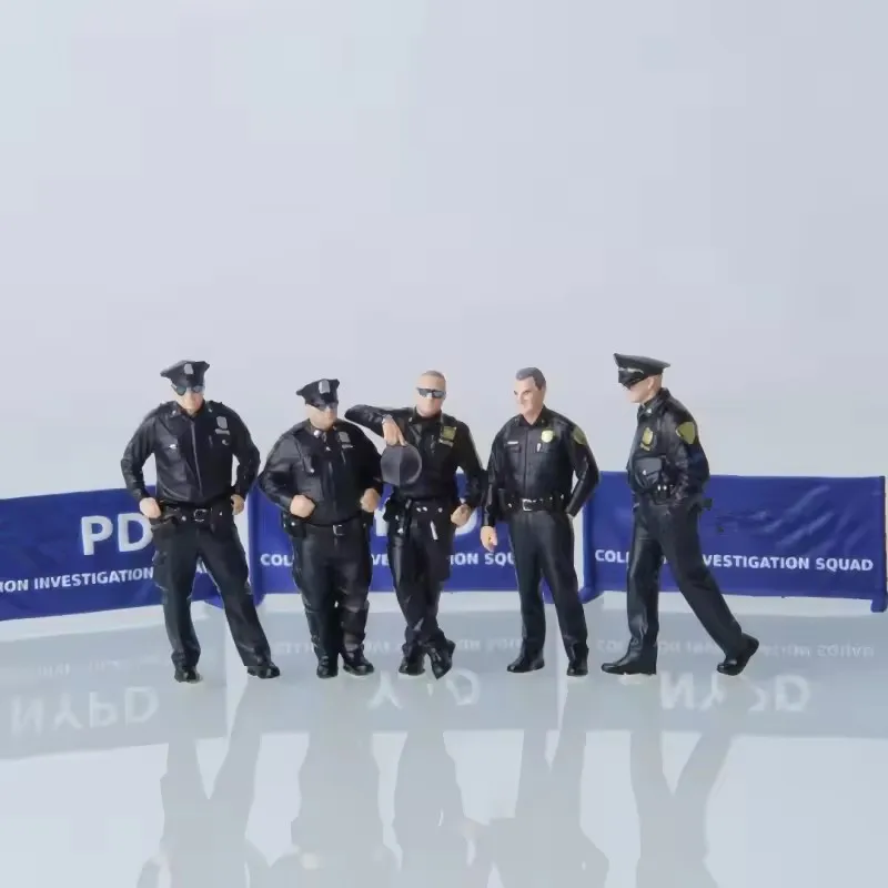 1/64 Scale Painted Handmade Miniature Resin Police Officer Cop Model DIY Figure Scene Accessory Display Collection Display