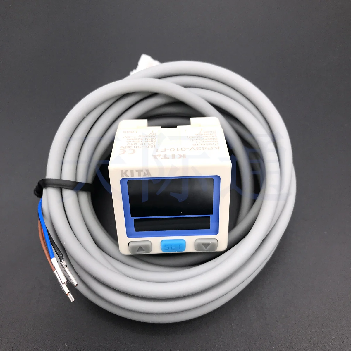 KITA  new digital pressure switches KP43V-010-F1 KP43P KP43C -0.1~0MPa DC12-24V NPN OUTPUT