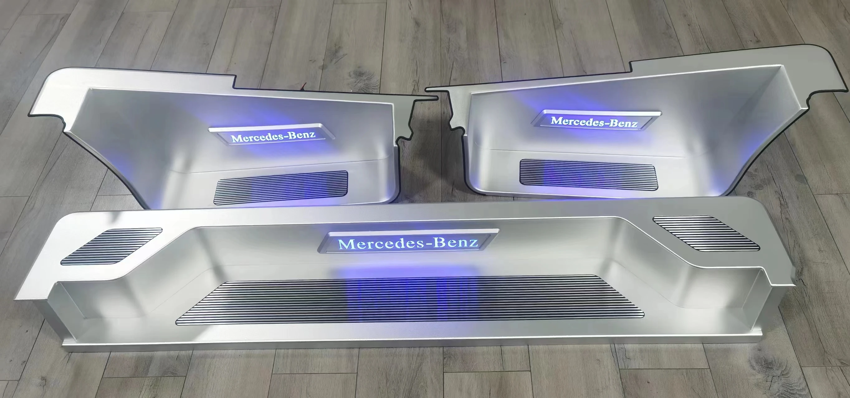 Pedale di benvenuto di alta qualità Accessori per camper Van Accessori interni per camper Vip Mercedes Sprinter in vendita