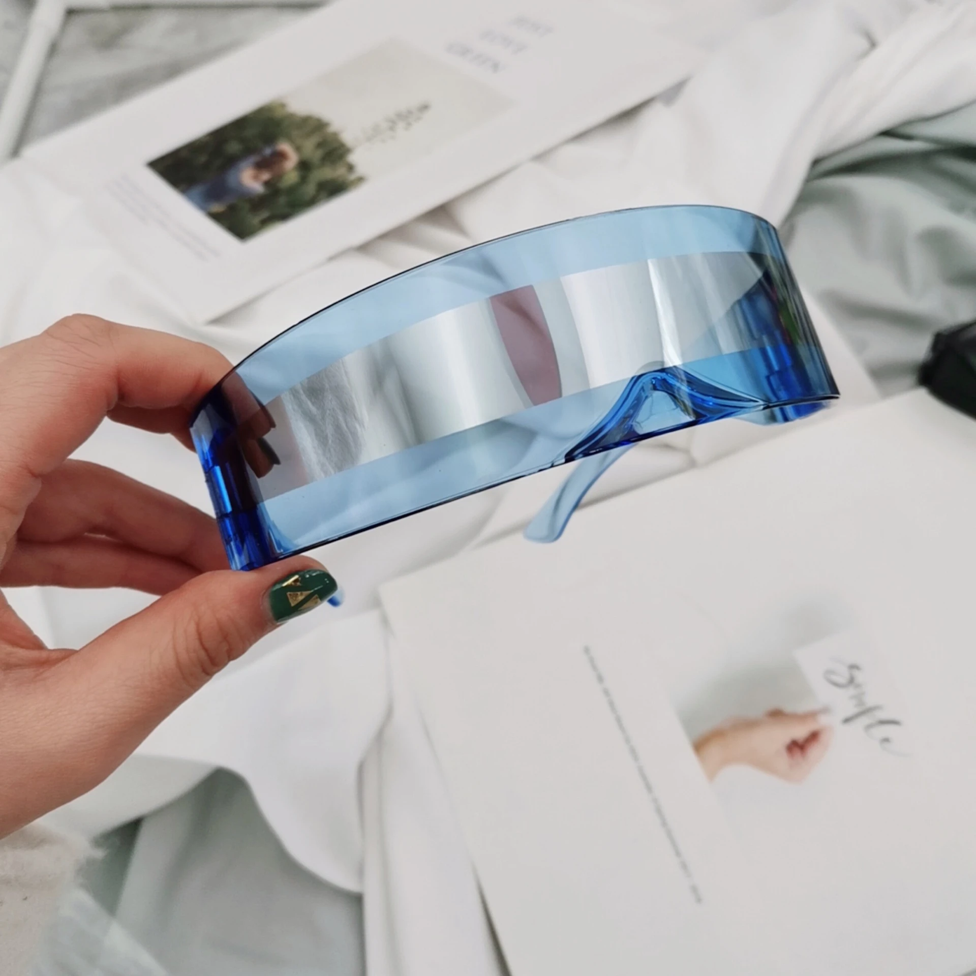 Futuristische Damen-Sonnenbrille mit schmalem Visier, Laser-Brille, Persönlichkeit, verspiegelte Gläser, integrierte Herren-Sonnenbrille – Detail 18