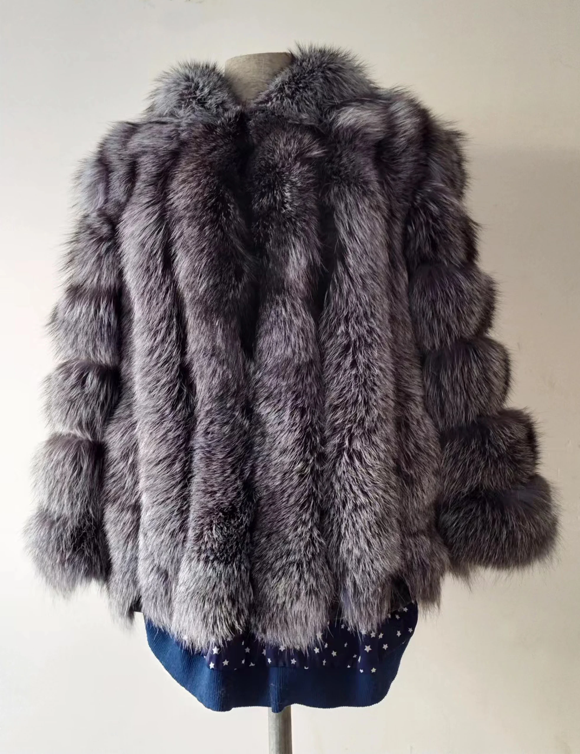 ขนสุนัขจิ้งจอกจริงผู้หญิงฤดูหนาวบาร์แนวตั้งธรรมชาติ Silver Fox แจ็คเก็ตใหม่แฟชั่น Hooded Overcoat Furry Plus ขนาดฟรีไปรษณีย์