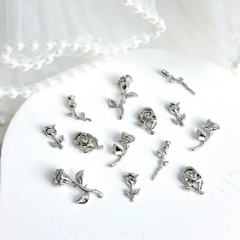 20개 라이트 럭셔리 메탈 합금 장미꽃 네일 참 3D 레트로 실버 꽃 네일 아트 장식 액세서리 DIY 네일용