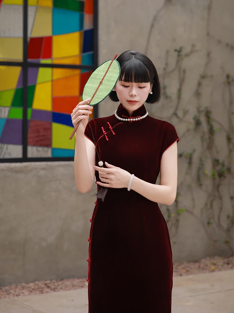 

Платье женское в китайском стиле, ретро, из шелкового бархата, приталенное, с коротким рукавом, с низким разрезом, дышащее, для повседневной носки