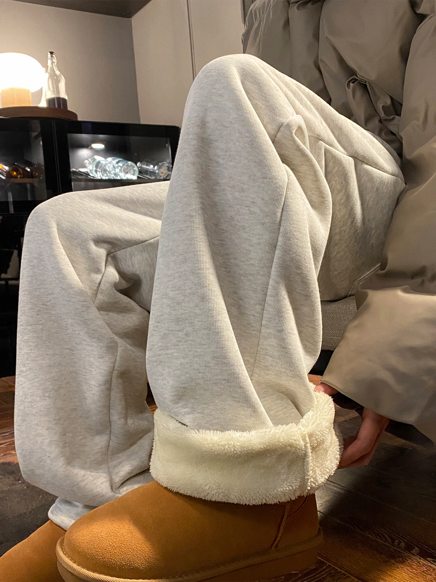 

Thiened Fce Men's Sweatpants Winter Windproof Coldproof Warm Straight Loose Large Size Casual Pants Polyester Fiber