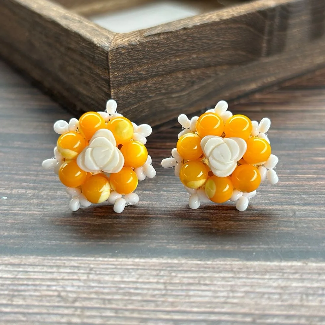 Medieval vintage retro natural shell beaded stud earrings Italian granny hand-woven versatile ear clips