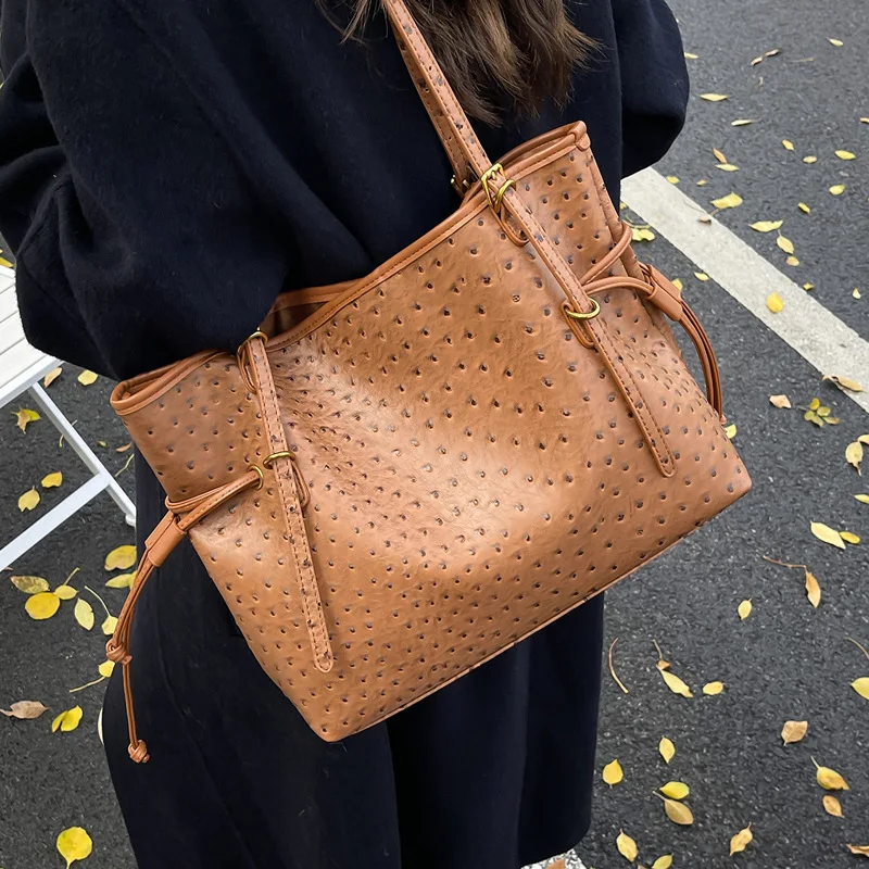 

2026 New Texture Retro High-end Niche Bag Women's Trendy Fashion Underarm Bag Large Capacity Shoulder Tote Bag