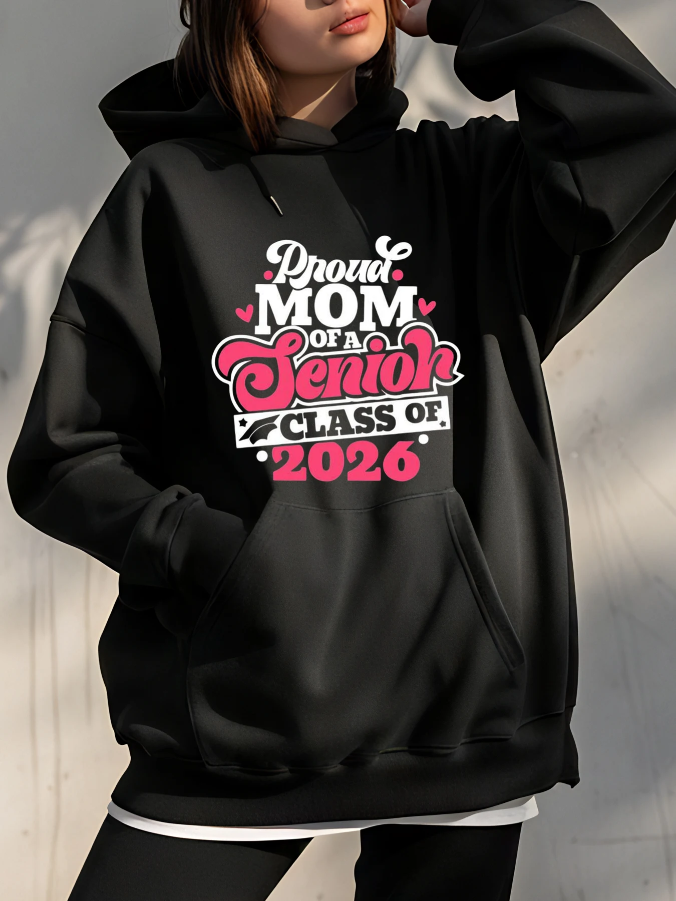 

Черная толстовка с капюшоном Proud Mom of a Senior Class of 2026, женский подарок на выпускной, подарок на день матери для мамы